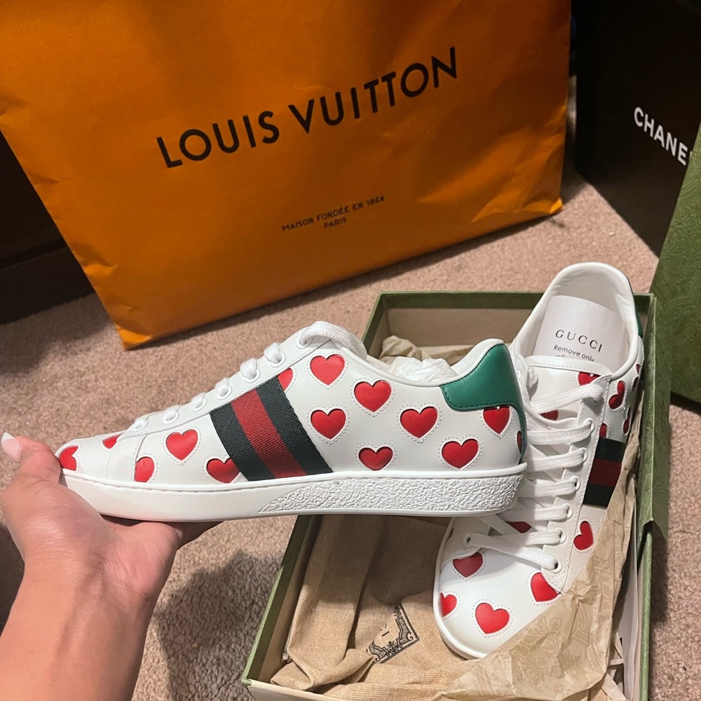 GUCCI SNEAKERS